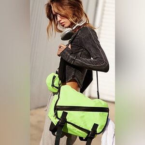 FREE PEOPLE MOVE WITH IT MESSENGER BAG